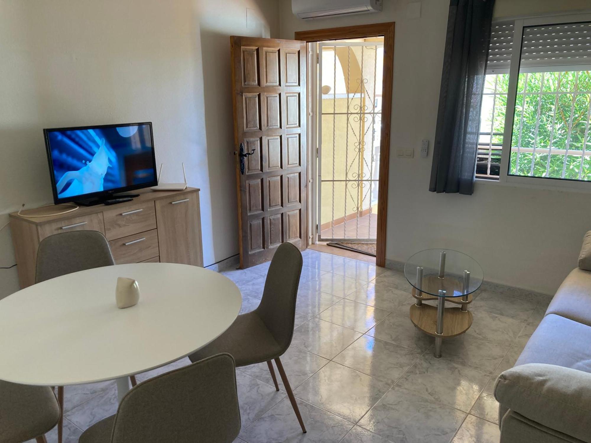 Villa Martin Secure Complex Two Bed Apartment With Access To Six Pools 산 미겔 데 살리나스 외부 사진