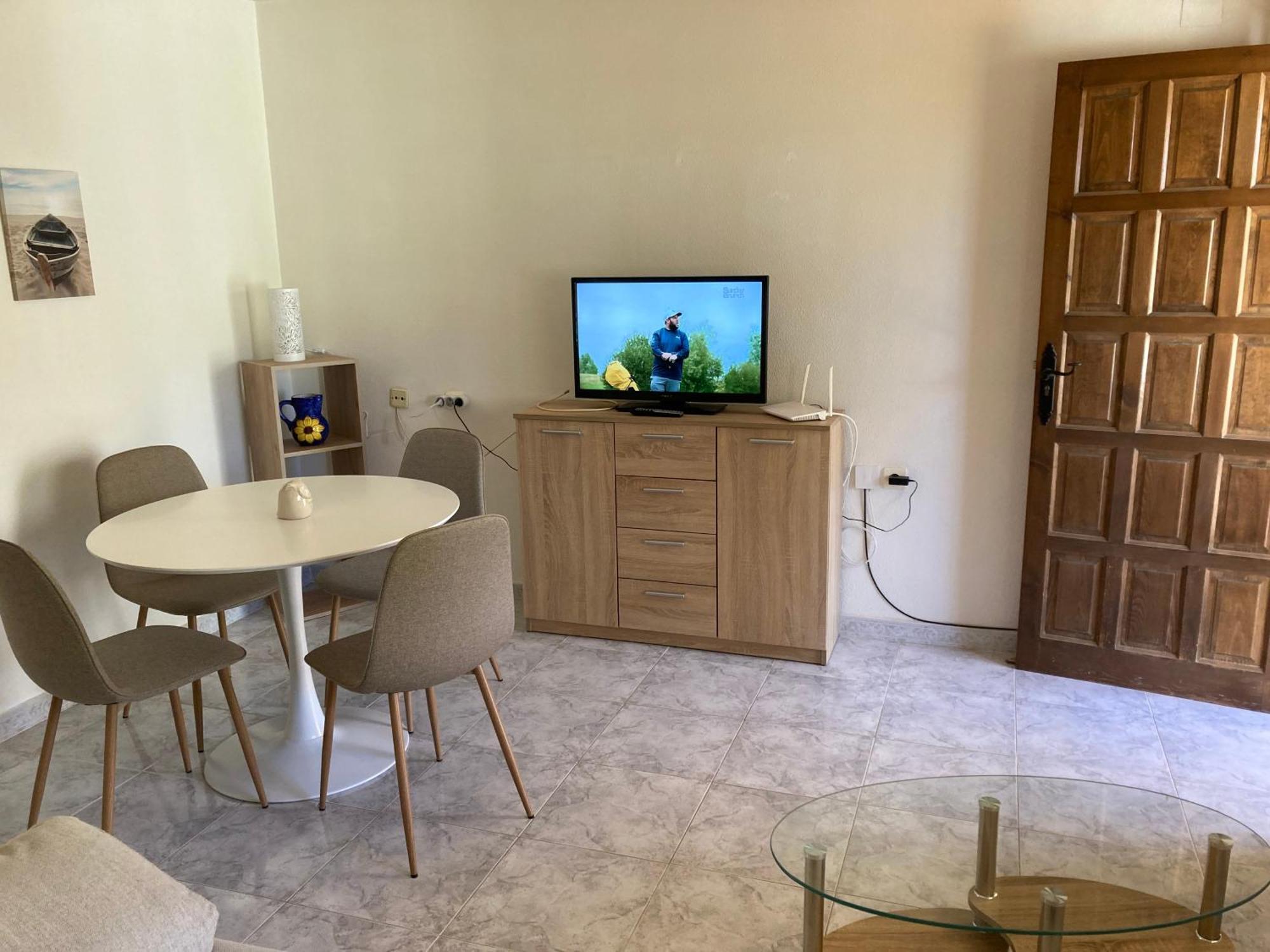Villa Martin Secure Complex Two Bed Apartment With Access To Six Pools 산 미겔 데 살리나스 외부 사진